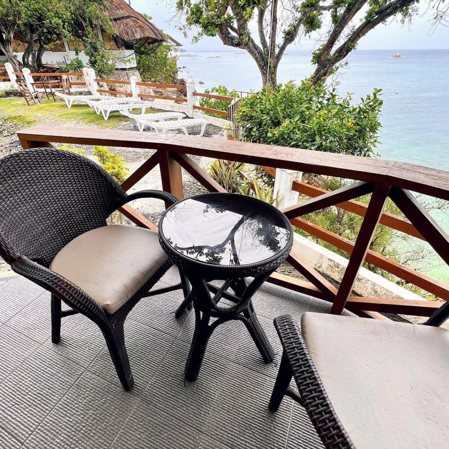 Pescador View - Beachfront & Nearby The Ocean Hostels & Restaurant מואלבואל מראה חיצוני תמונה