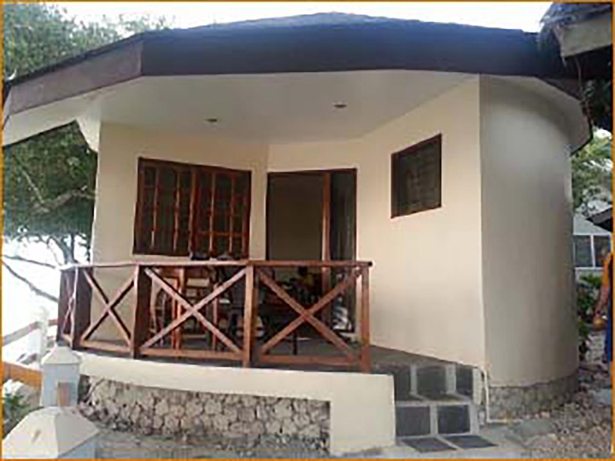 Pescador View - Beachfront & Nearby The Ocean Hostels & Restaurant מואלבואל מראה חיצוני תמונה