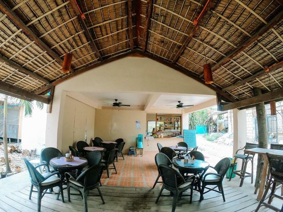 Pescador View - Beachfront & Nearby The Ocean Hostels & Restaurant מואלבואל מראה חיצוני תמונה